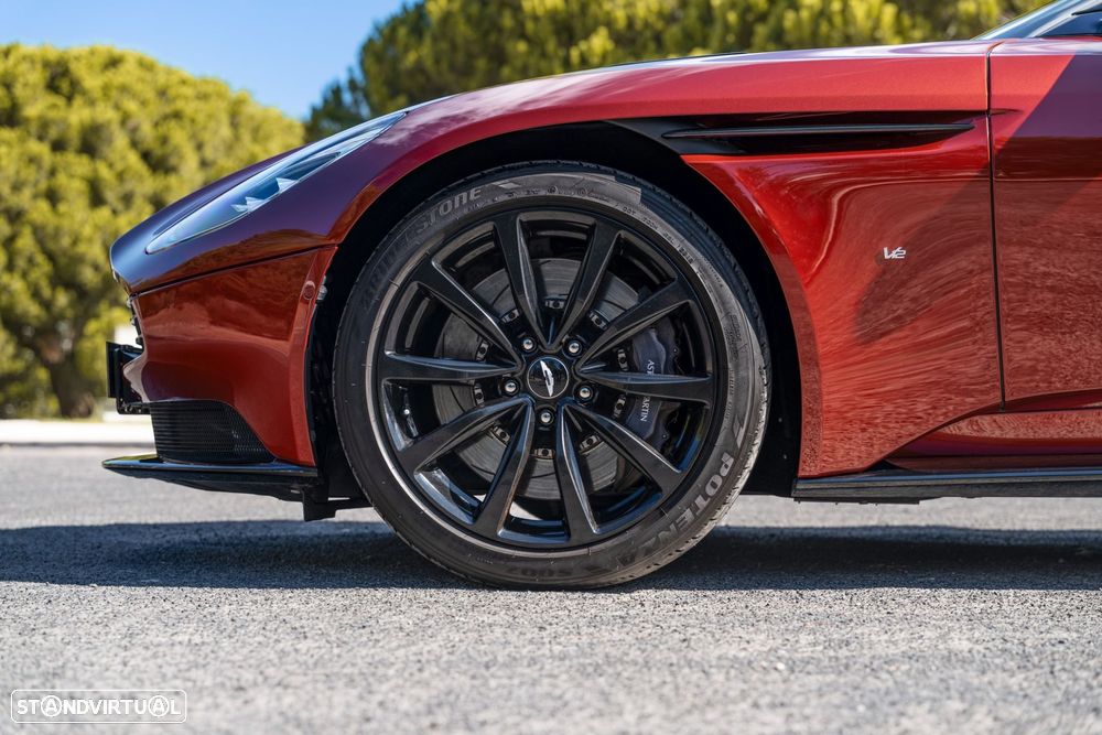 Aston Martin DB11 Coupé V12 AMR - 8