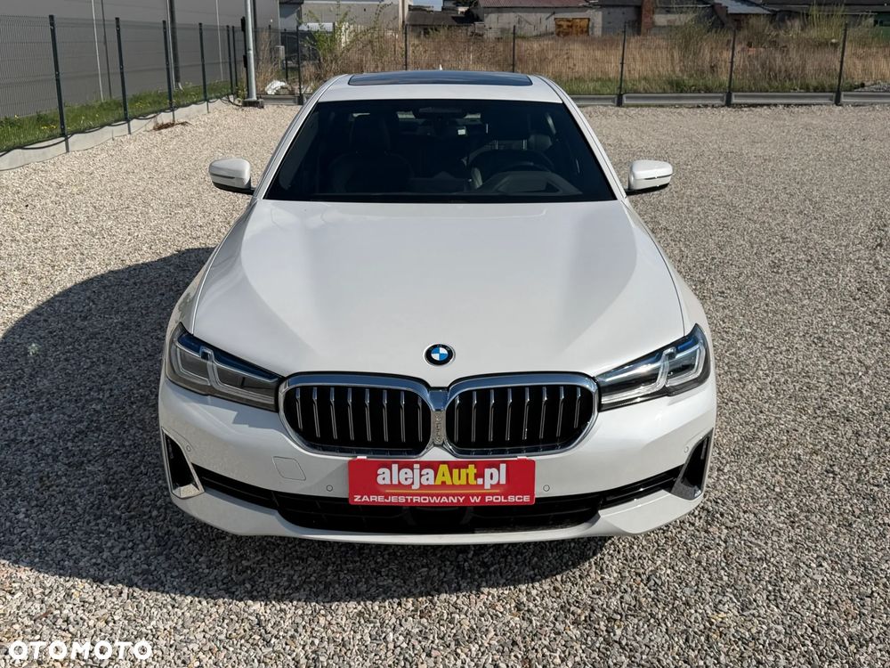 BMW Seria 5 520i Sport Line - 13