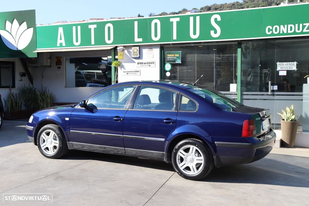 VW Passat 1.9 TDi Confortline - 4