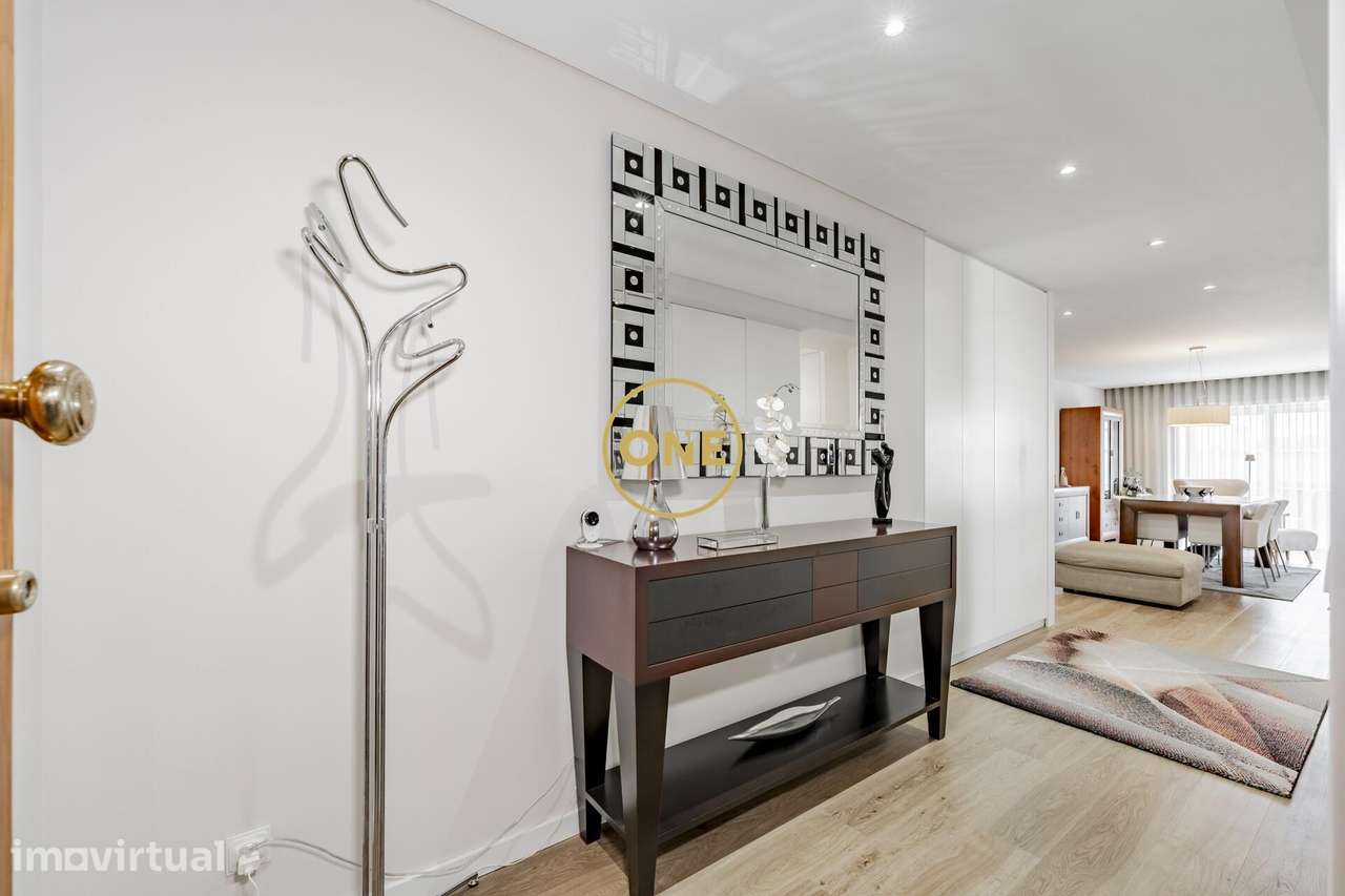 T4 Exclusivo no Centro da Trofa | Último Piso | 225 m2 | Estúdio Indep - Grande imagem: 2/42
