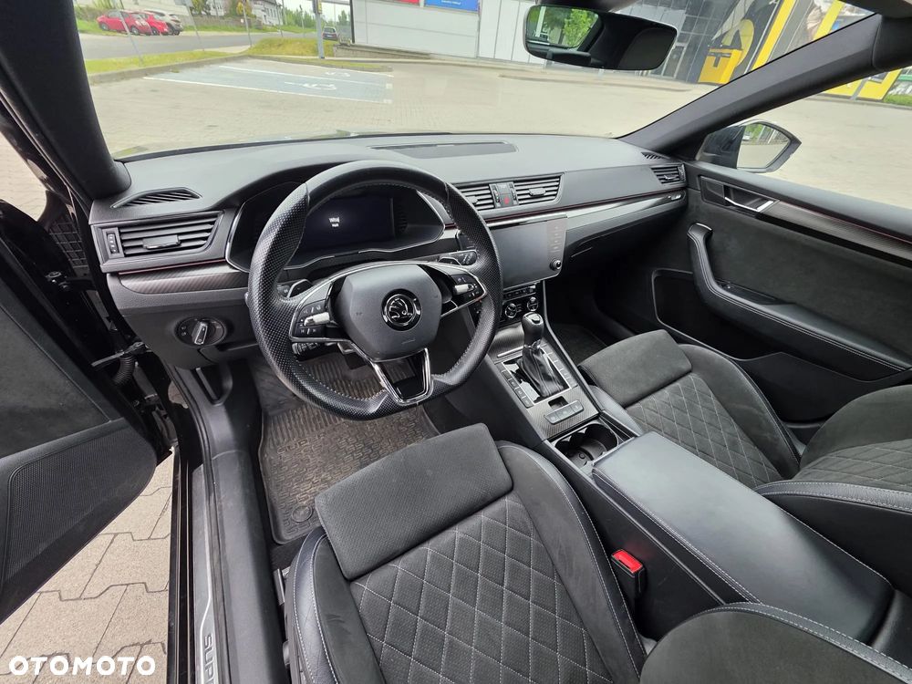 Skoda Superb 2.0 TDI SCR Sportline DSG - 8