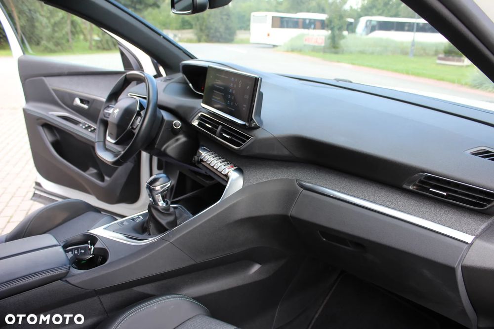 Peugeot 3008 1.2 PureTech Active Pack S&S - 21