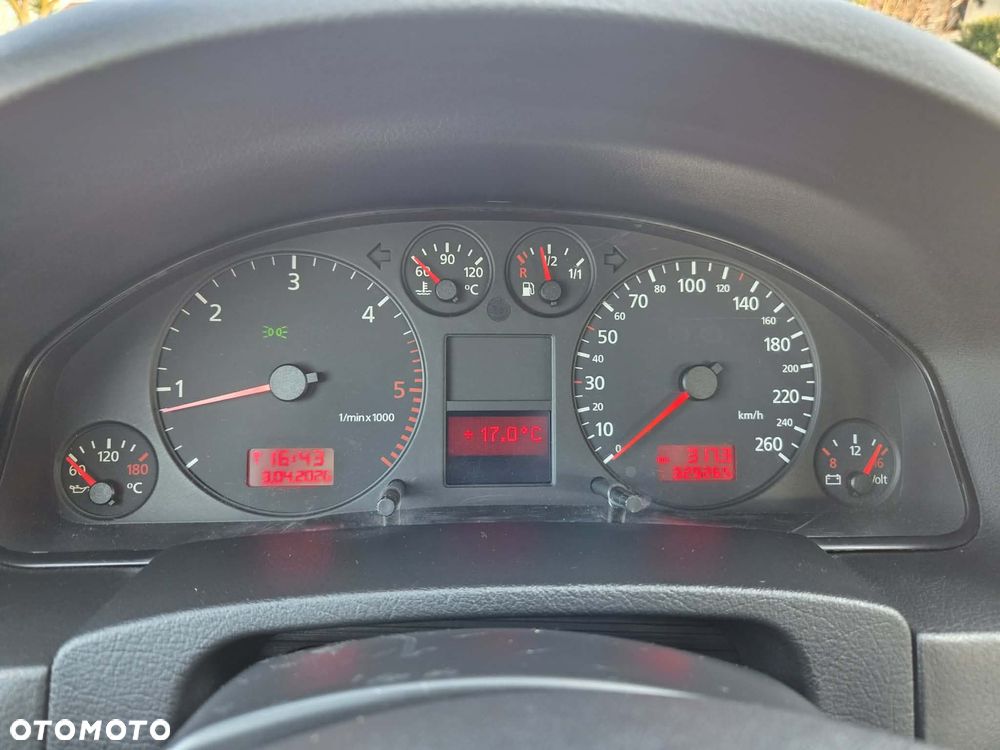 Audi A6 Avant 2.5 TDI - 17