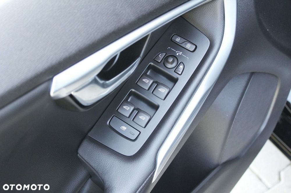 Volvo V40 T3 Kinetic - 8