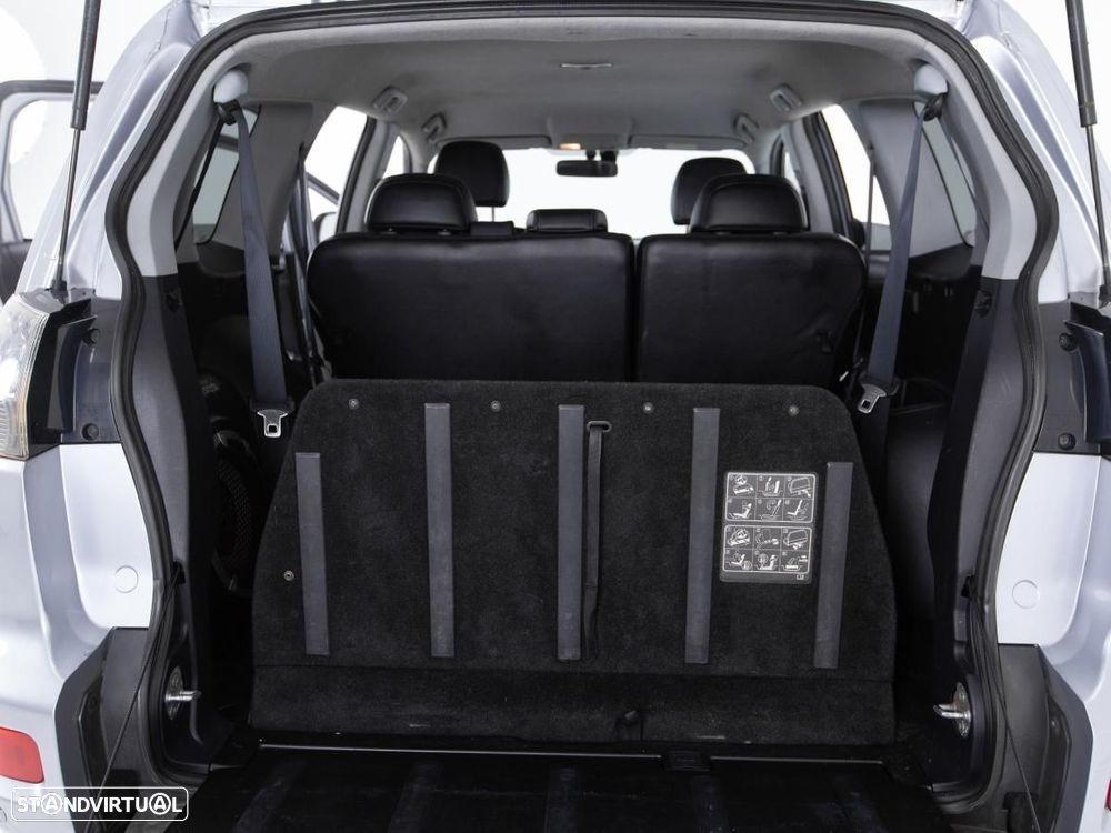 Mitsubishi Outlander - 12
