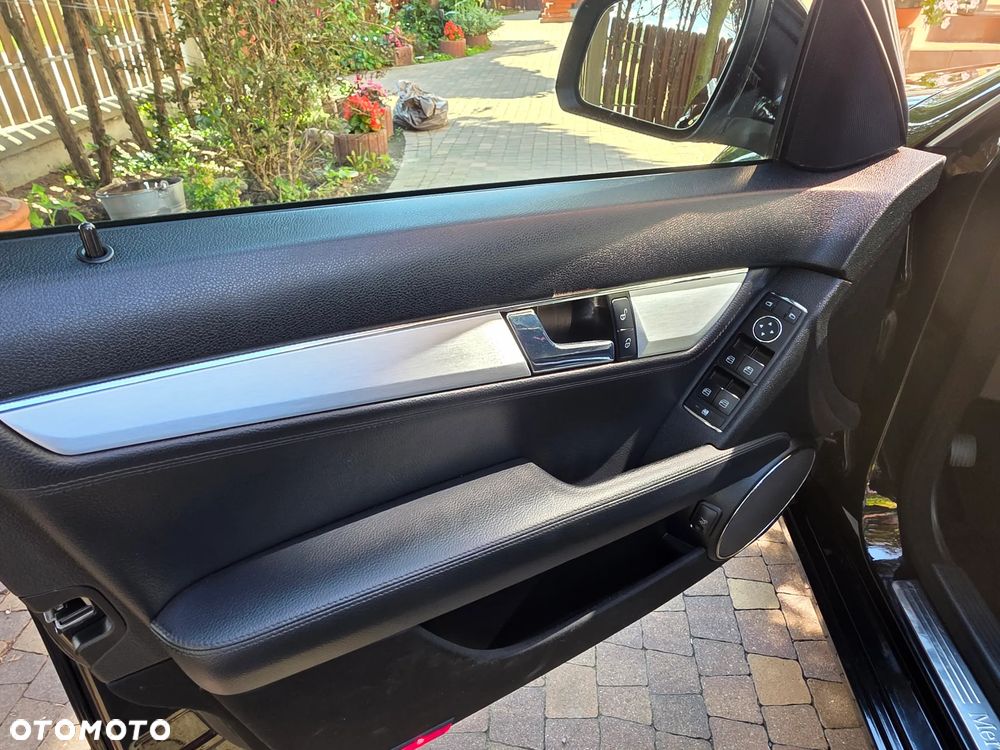 Mercedes-Benz Klasa C 320 CDI 7G-TRONIC Avantgarde - 34