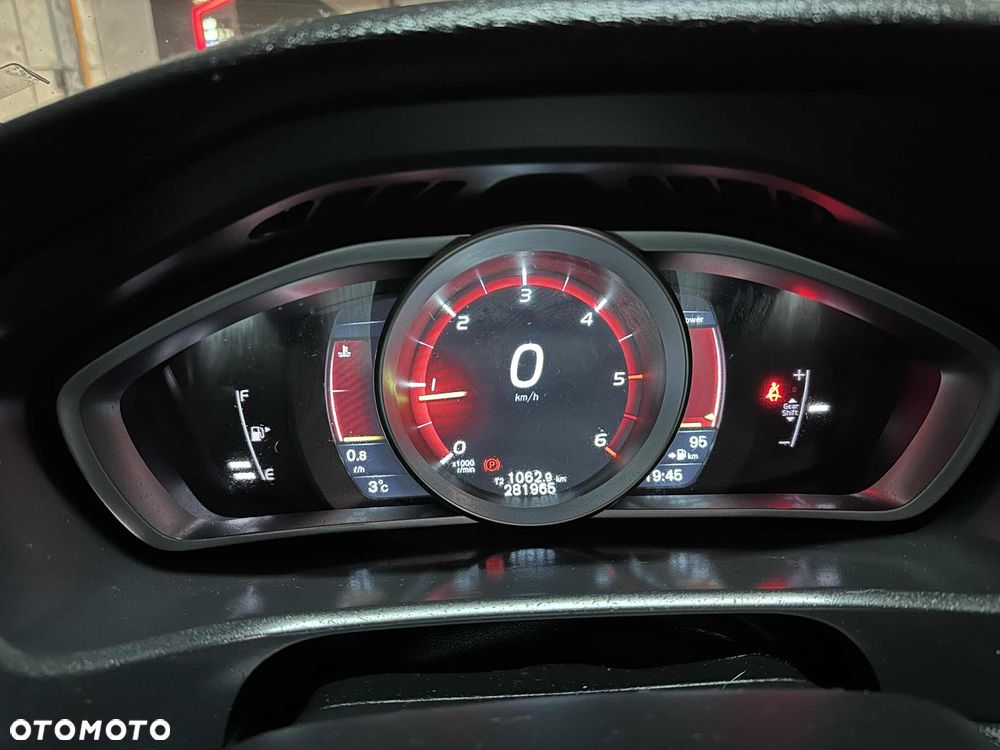 Volvo V40 D4 Drive-E R-Design Momentum - 12