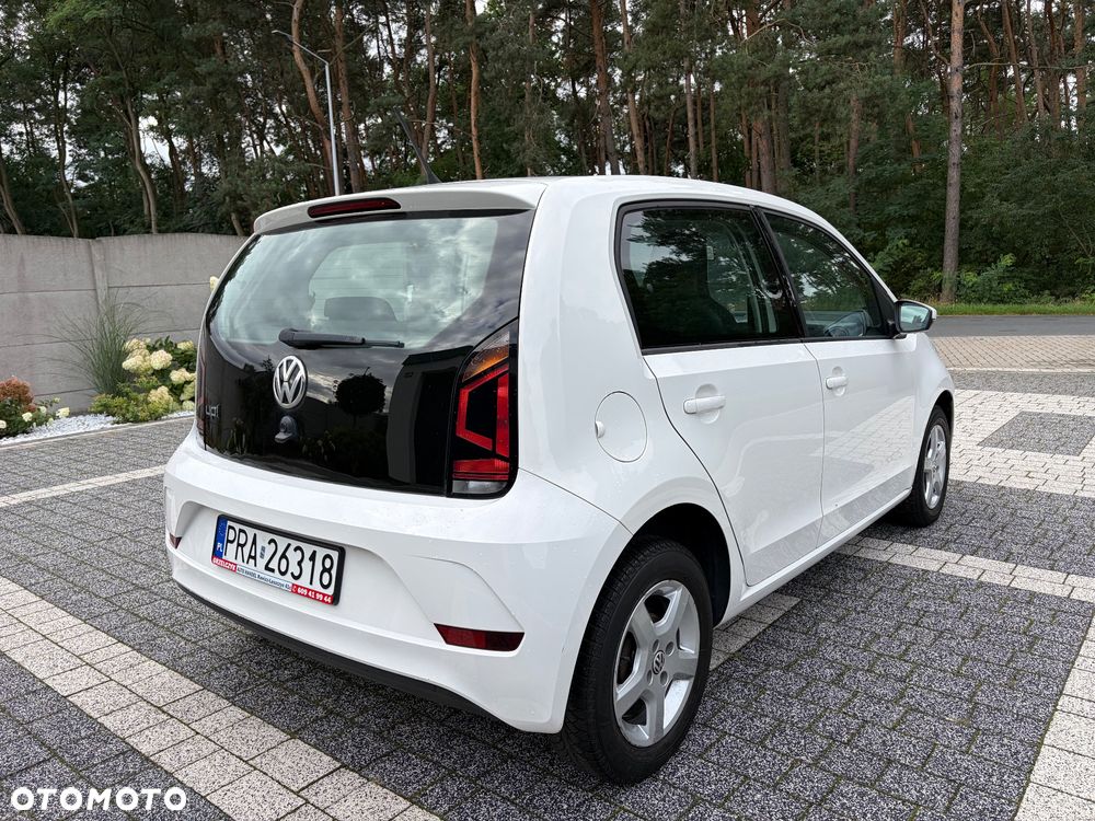 Volkswagen up! move - 6