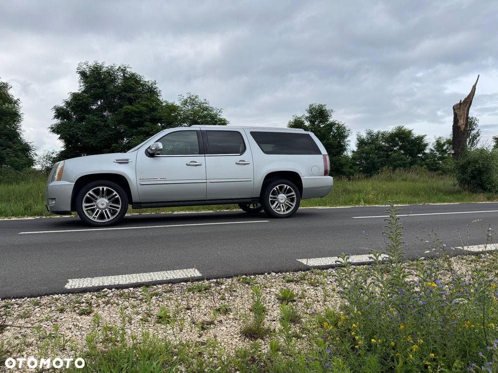 Cadillac Escalade - 14