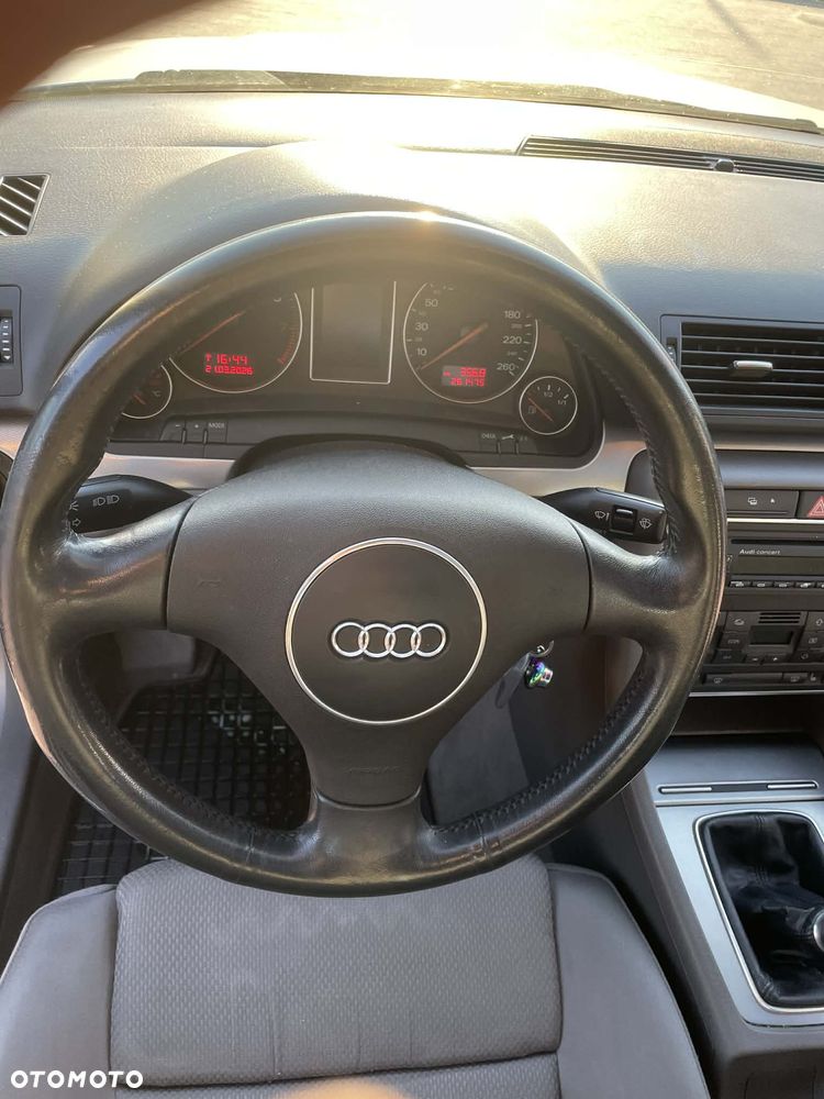 Audi A4 Limousine 1.8T - 10
