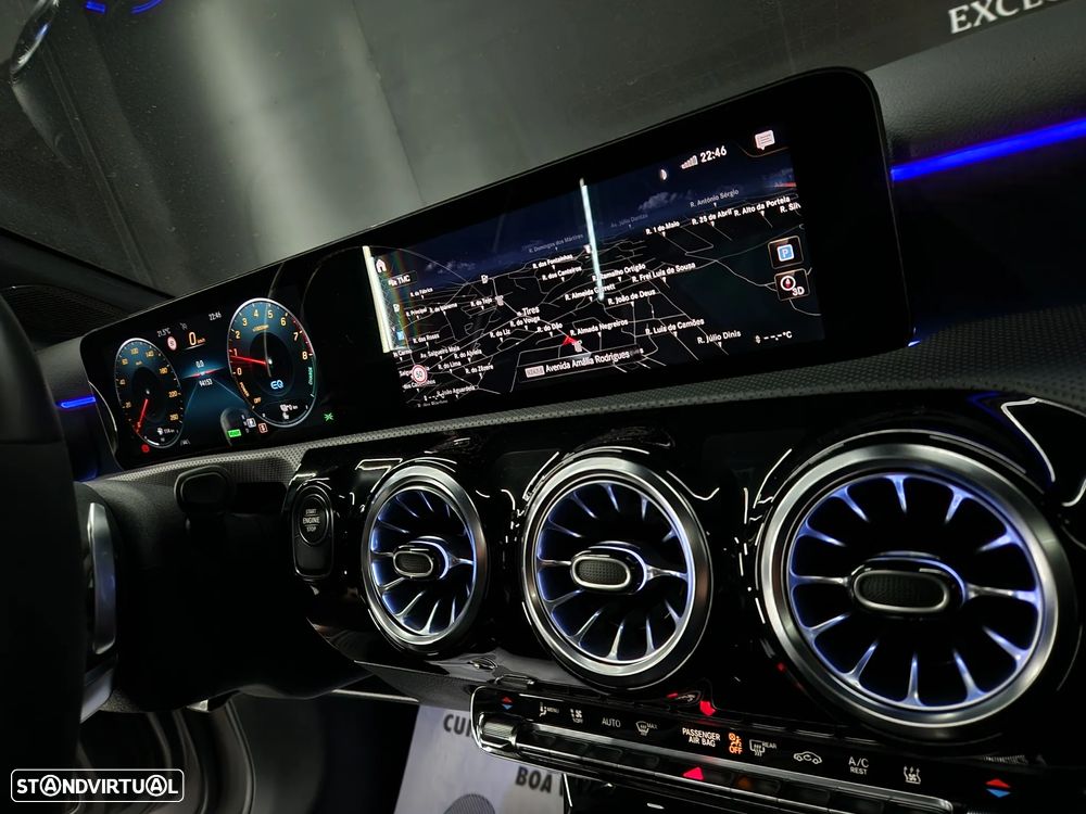 Mercedes-Benz A 250 Limousine e AMG Line - 21