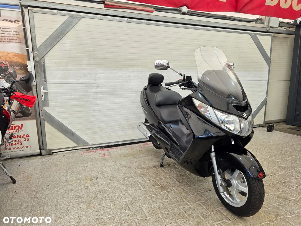 Suzuki Burgman - 4