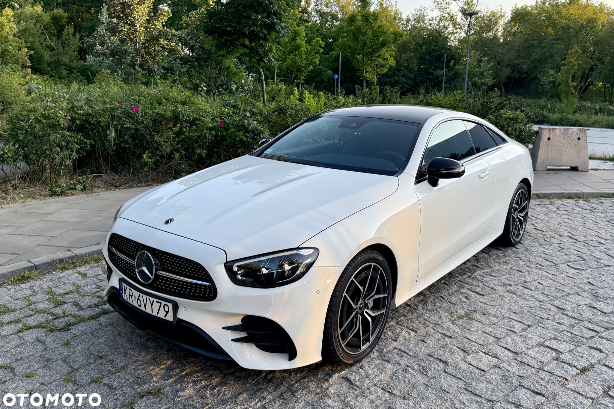 Mercedes-Benz Klasa E 220 d Coupe 4-Matic AMG - 2