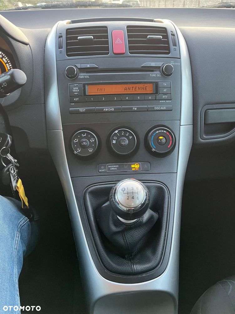 Toyota Auris 1.6 Valvematic Comfort - 12