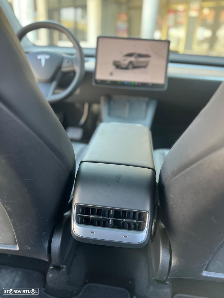 Tesla Model Y Long Range Dual Motor AWD - 13
