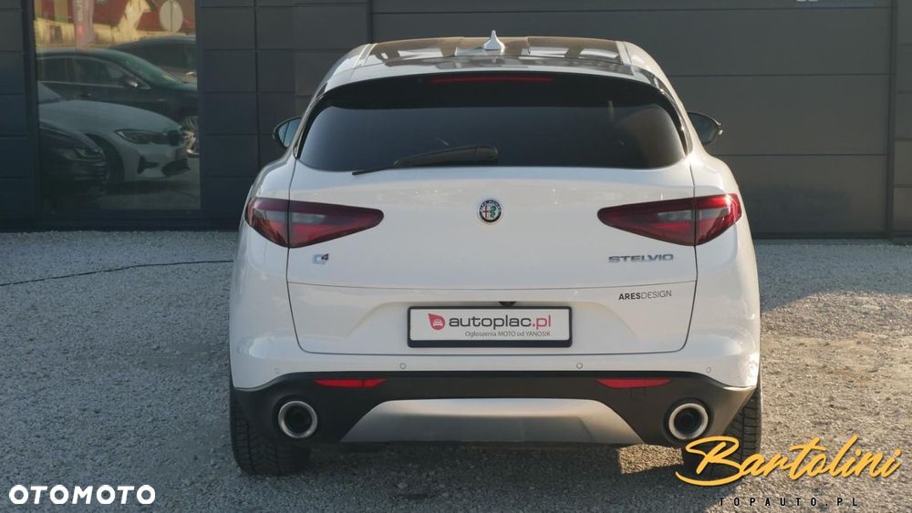 Alfa Romeo Stelvio - 6