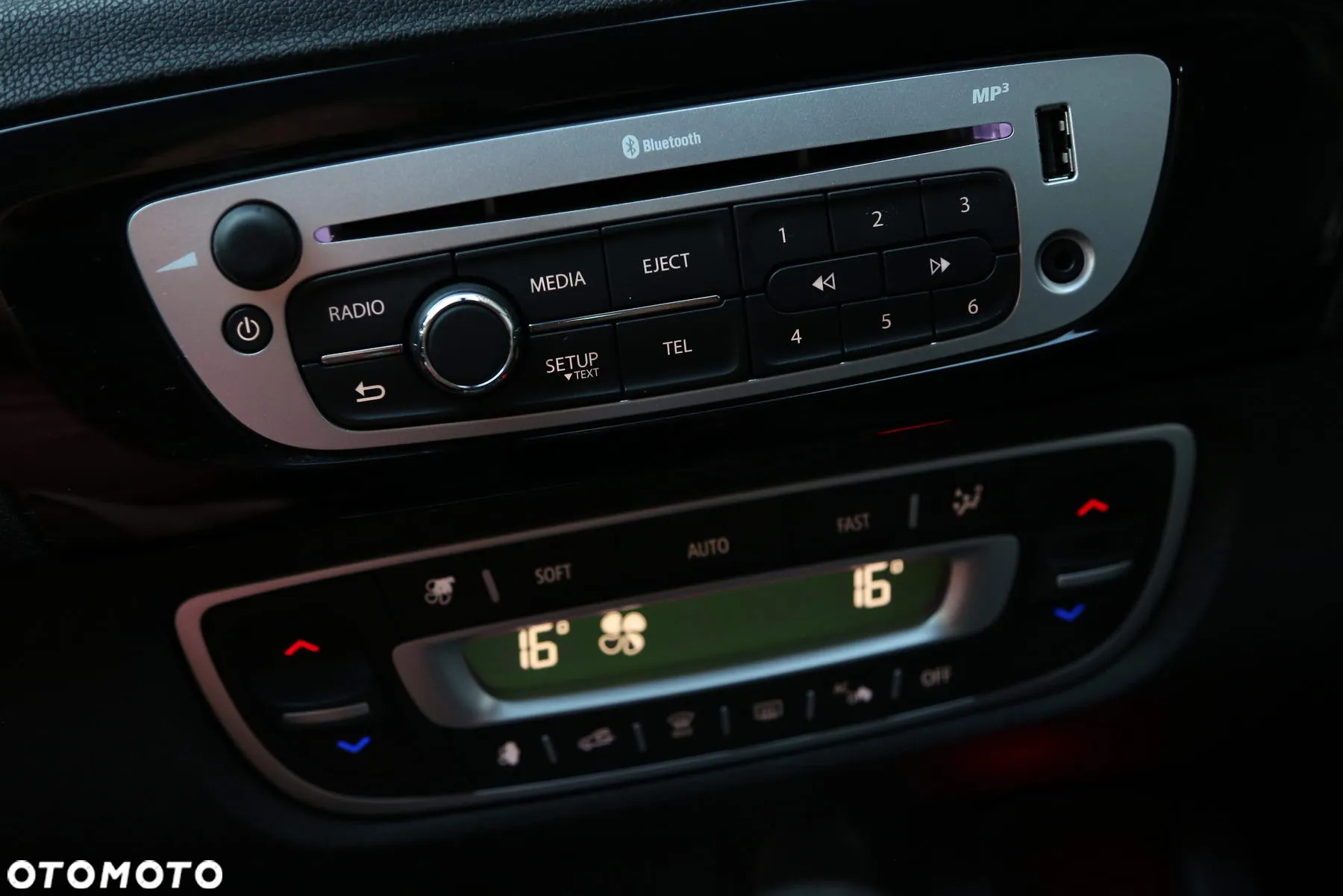 Renault Grand Scenic ENERGY TCe 130 S&S Bose Edition - 26