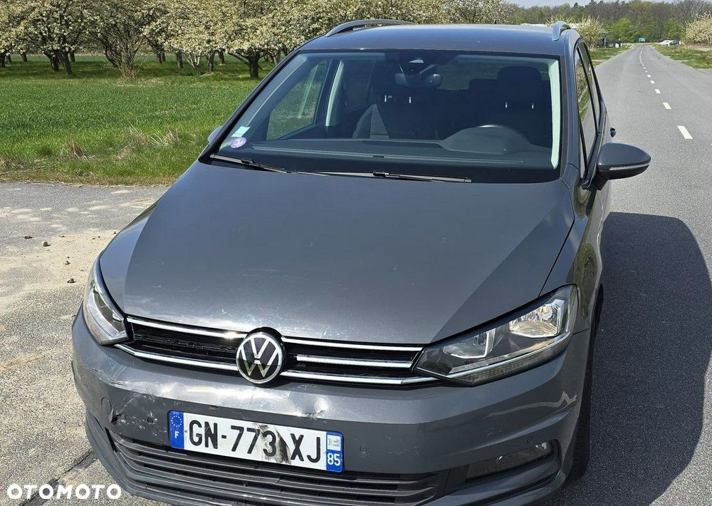 Volkswagen Touran - 10