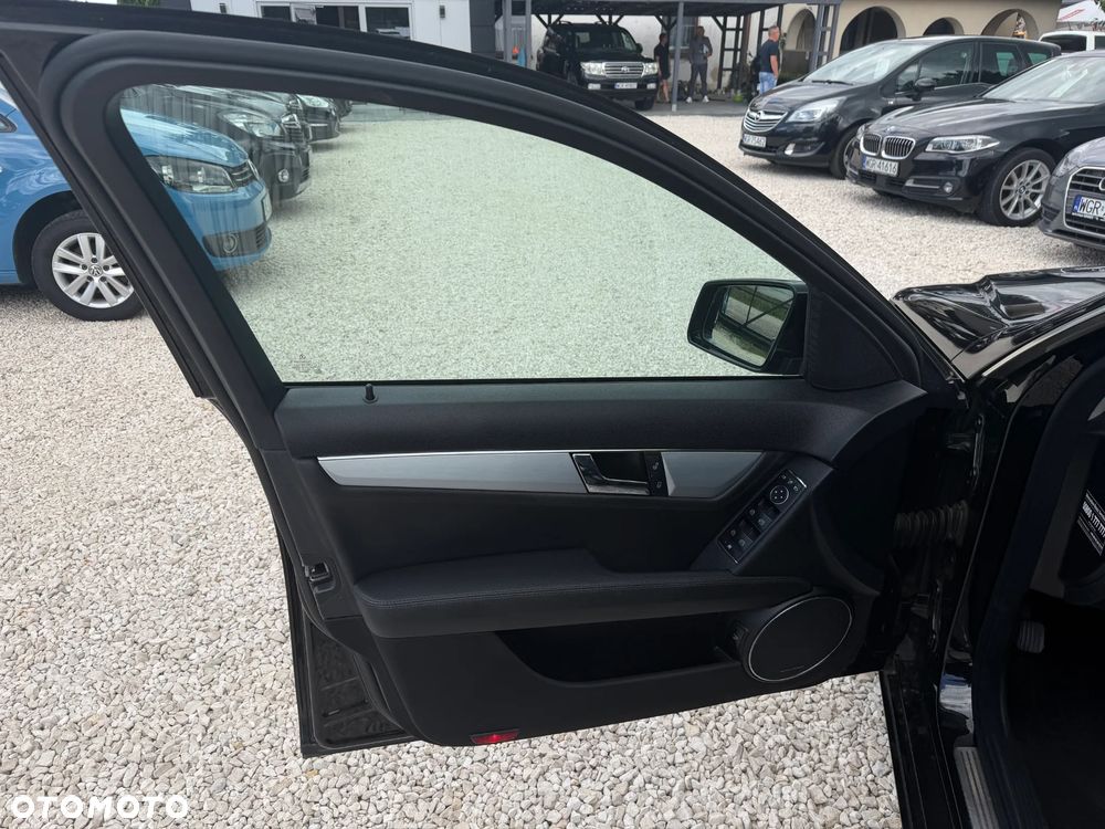 Mercedes-Benz Klasa C 350 CDI DPF 7G-TRONIC Avantgarde - 18