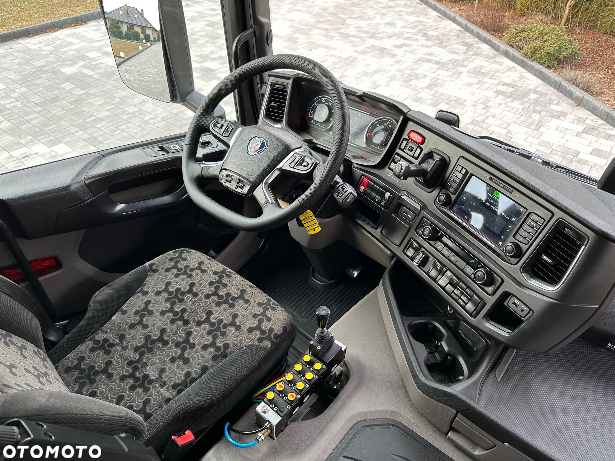 Scania / G450 / 6X2 / HAKOWIEC / HYVA 22.60.SK  / Oś-SKRĘTNA-PODNOSZONA / - 30