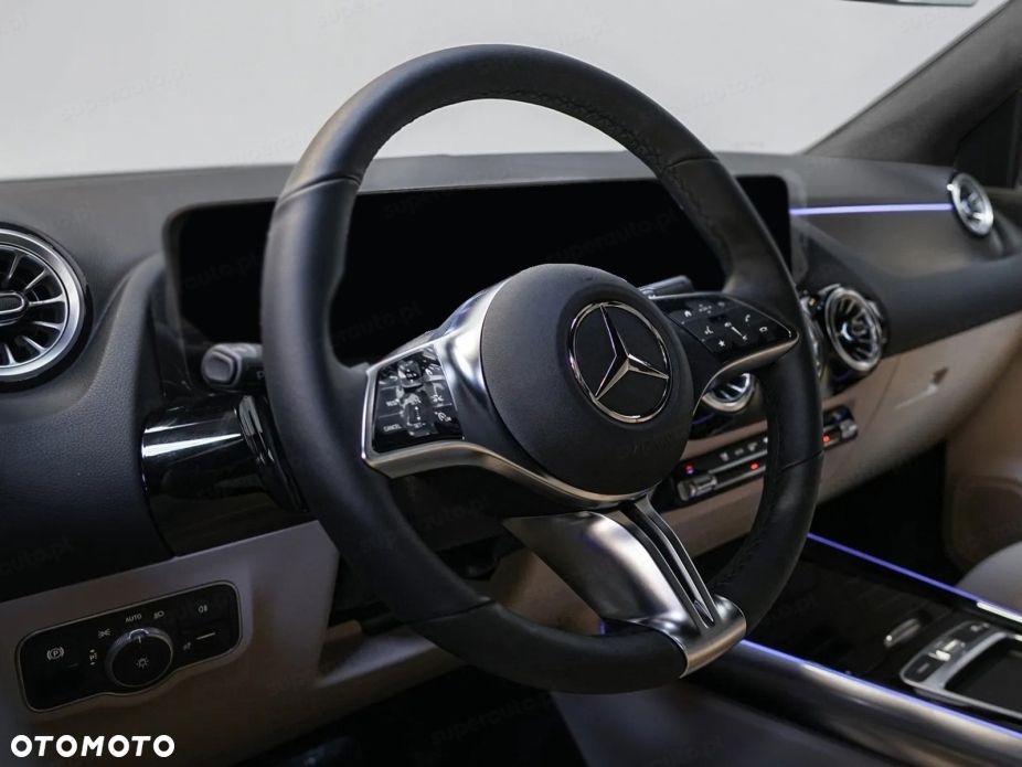 Mercedes-Benz GLA 200 Progressive - 9