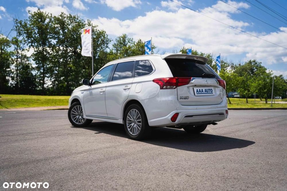 Mitsubishi Outlander - 7