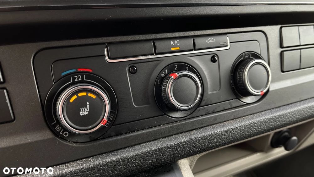 Volkswagen Transporter - 24