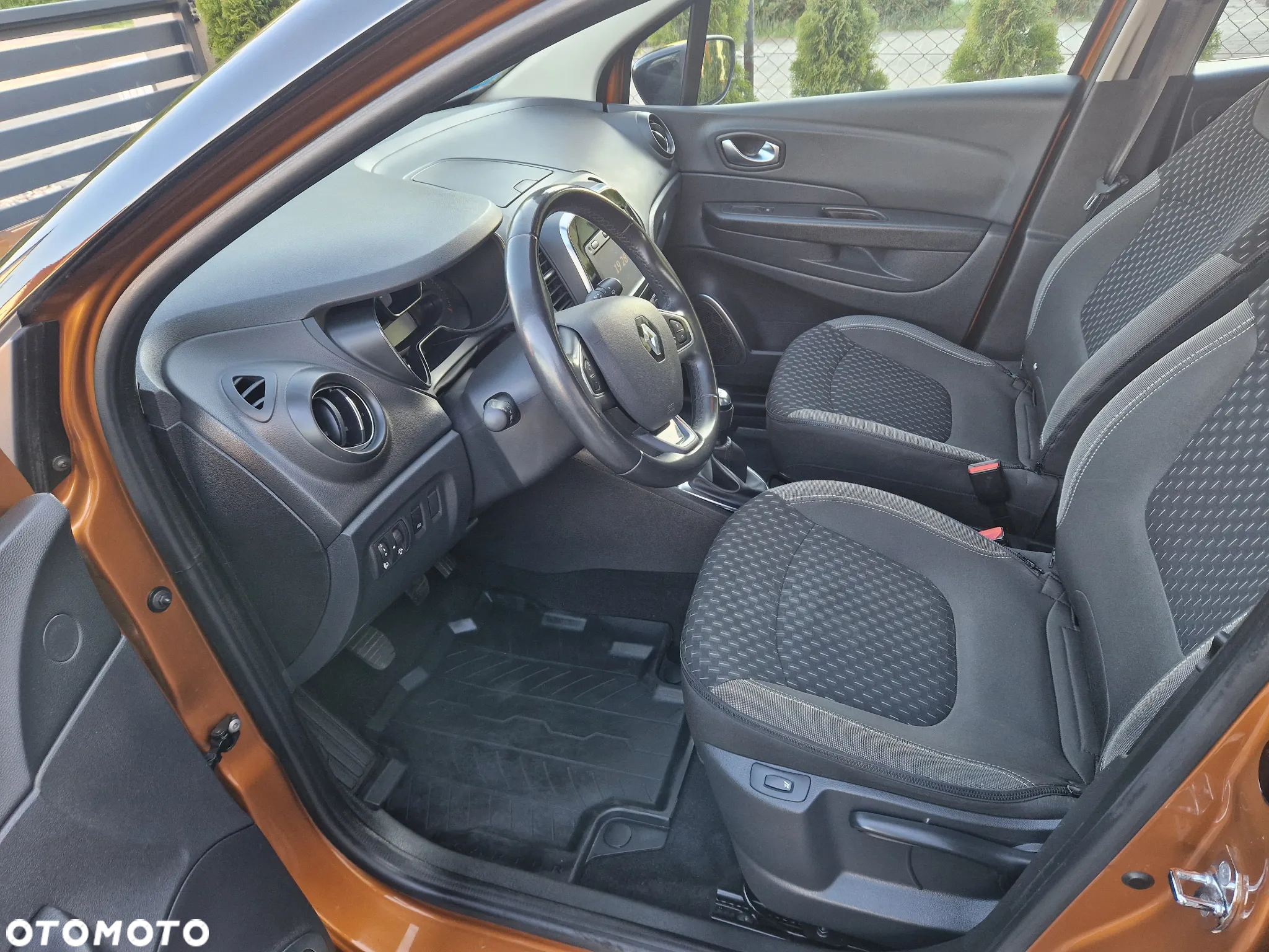 Renault Captur (ENERGY) TCe 90 BOSE EDITION - 5