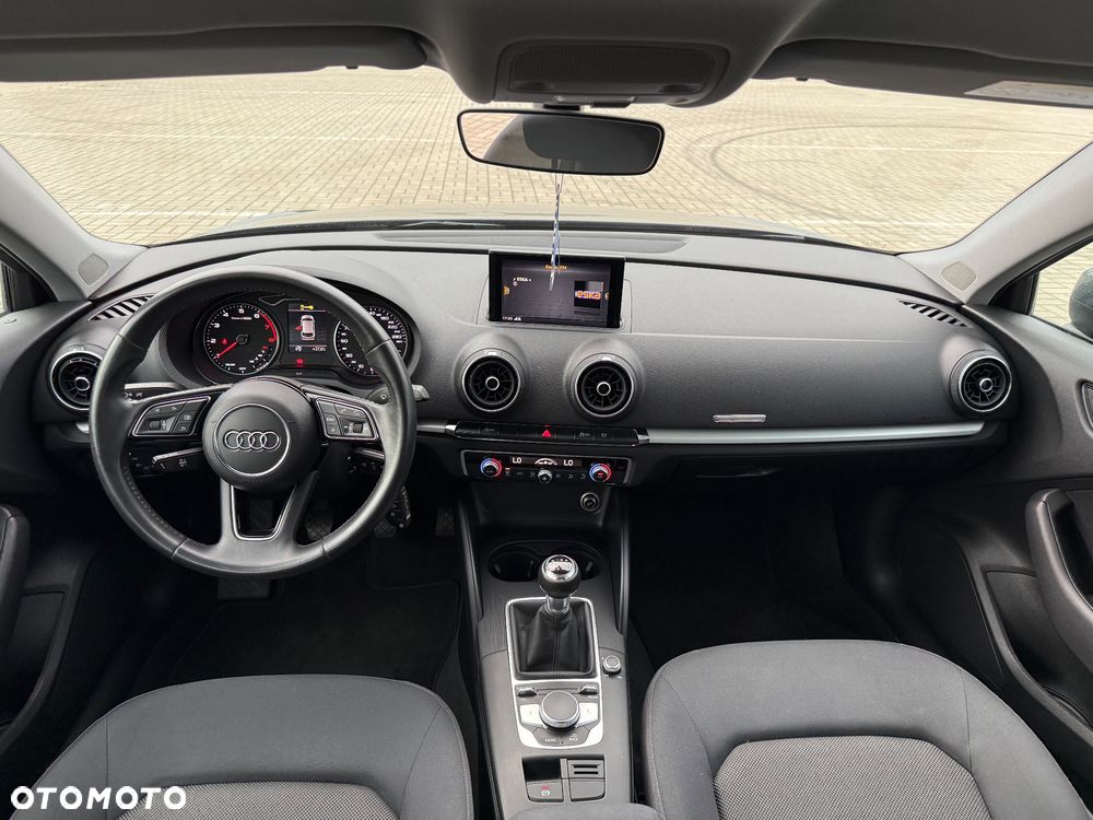Audi A3 Sportback 30 TFSI - 17