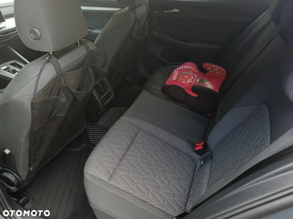 Volkswagen Golf - 10