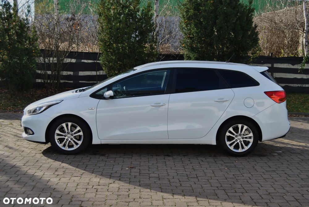 Kia Ceed 1.6 CRDi SW Spirit - 16