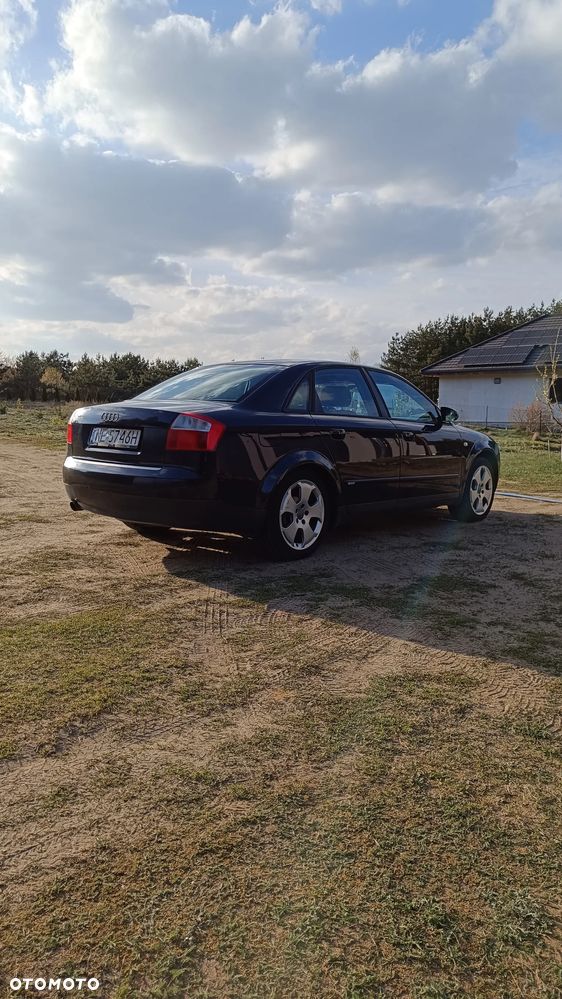 Audi A4 Limousine - 4