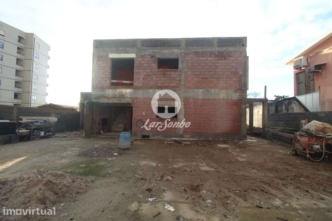 Moradia T4, em construção, situada em Fânzeres - Grande imagem: 3/40