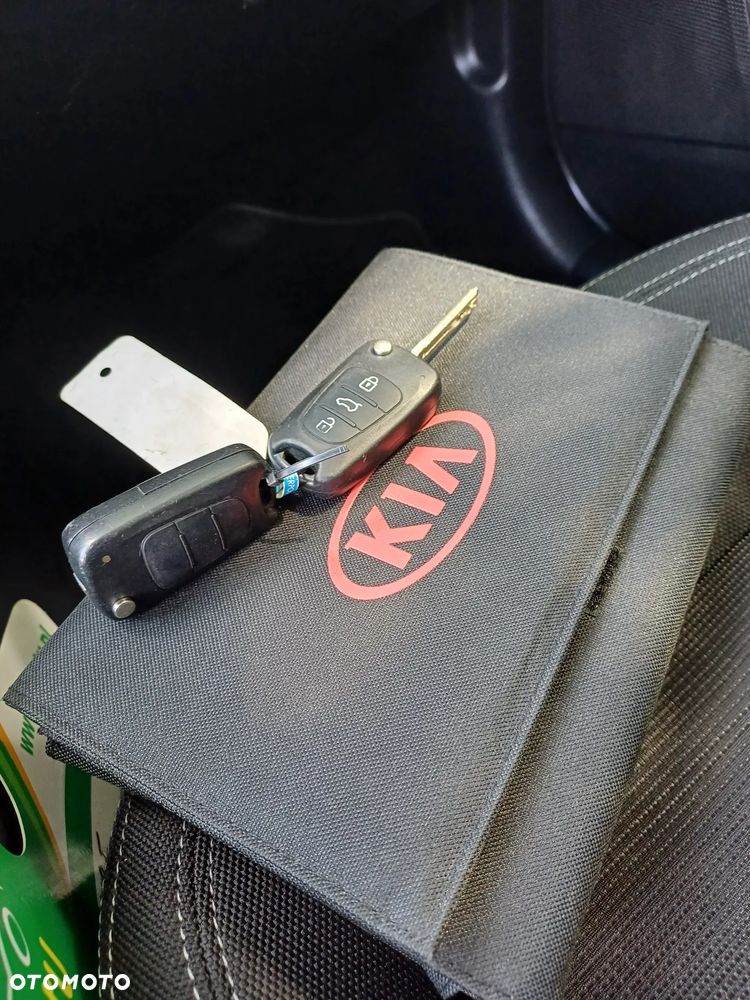 Kia Sportage 1.7 CRDI 2WD ISG Dream-Team Edition - 14