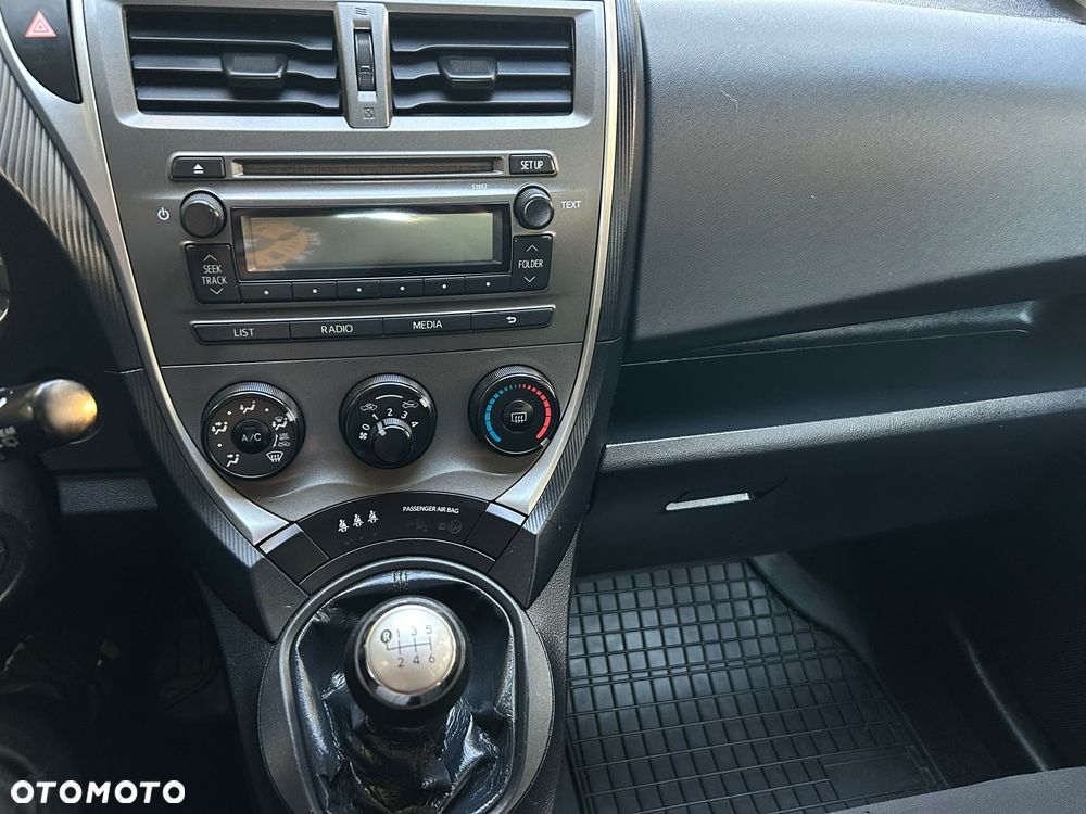 Toyota Verso S 1.33 Premium - 25