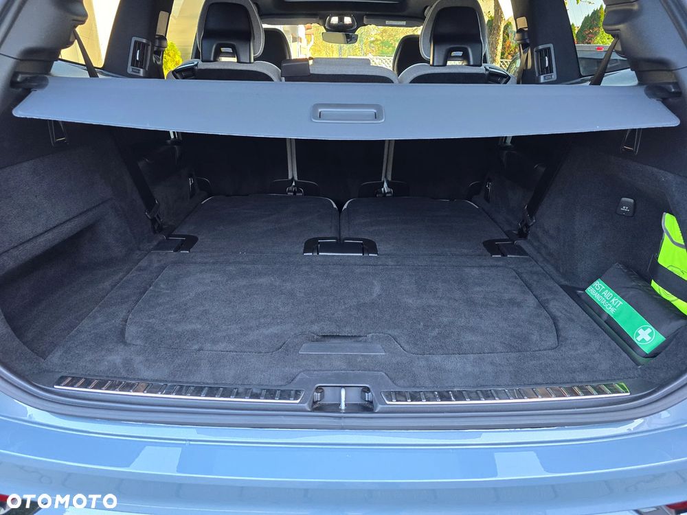Volvo XC 90 T8 AWD Plug-In Hybrid Ultimate Dark 7os - 30