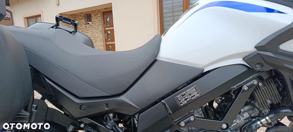 Suzuki V-STROM - 25
