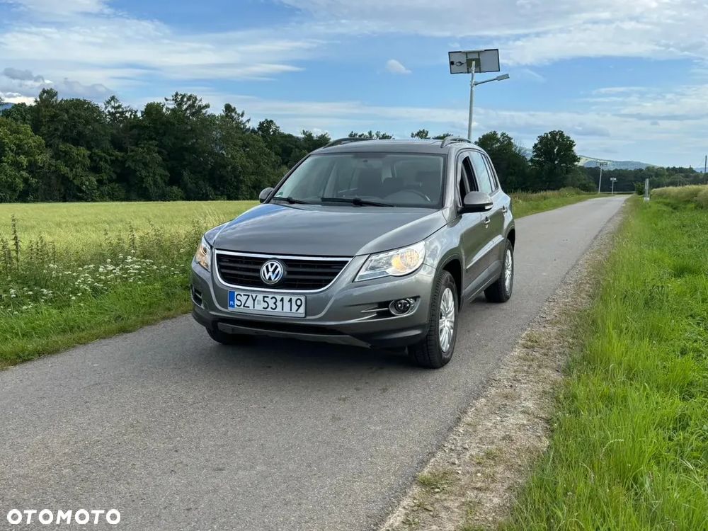 Volkswagen Tiguan - 1