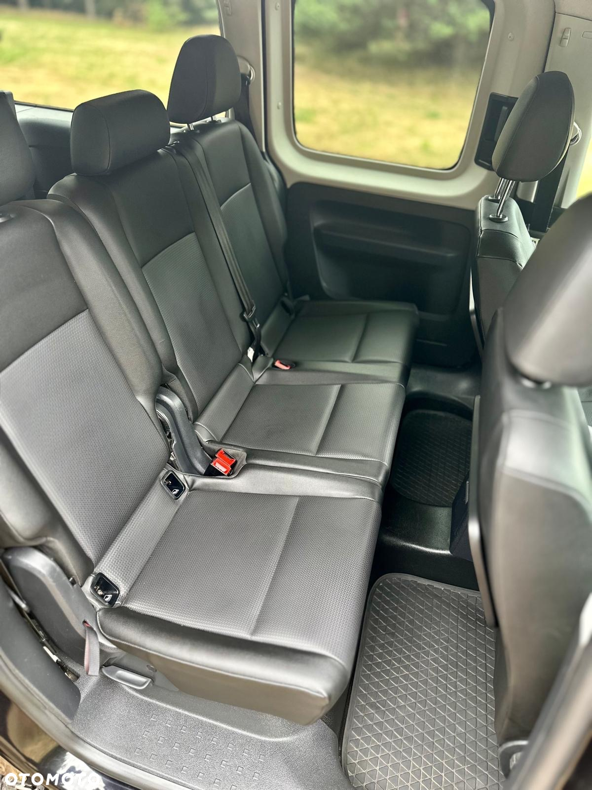 Volkswagen Caddy Maxi 2.0 TDI Comfortline DSG - 36