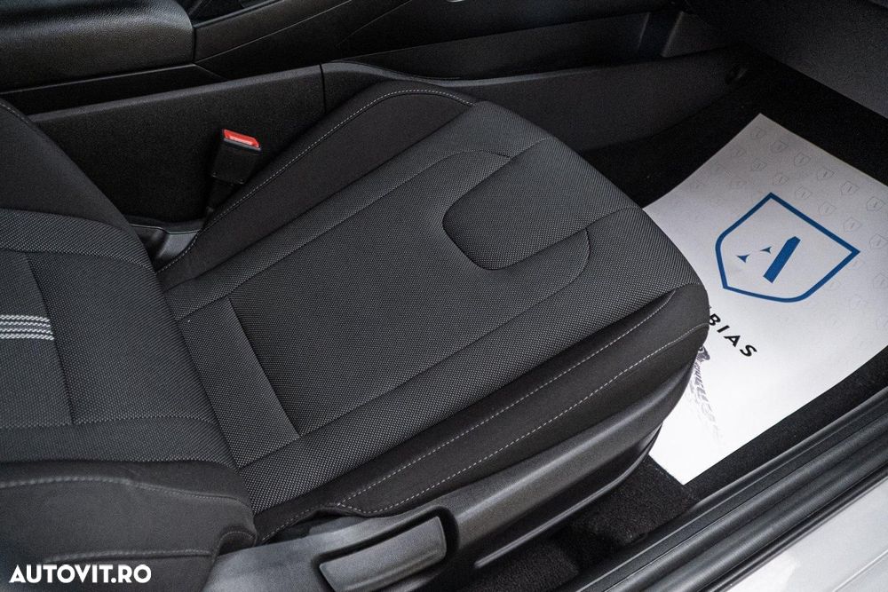 Hyundai Elantra 1.6 l 123 CP 6MT Highway - 39