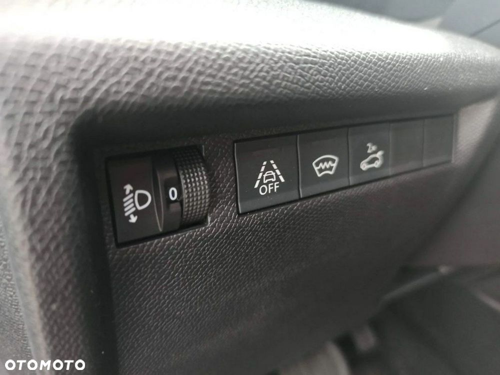 Citroën C4X 1.2 mHEV Plus eDCT6 - 21