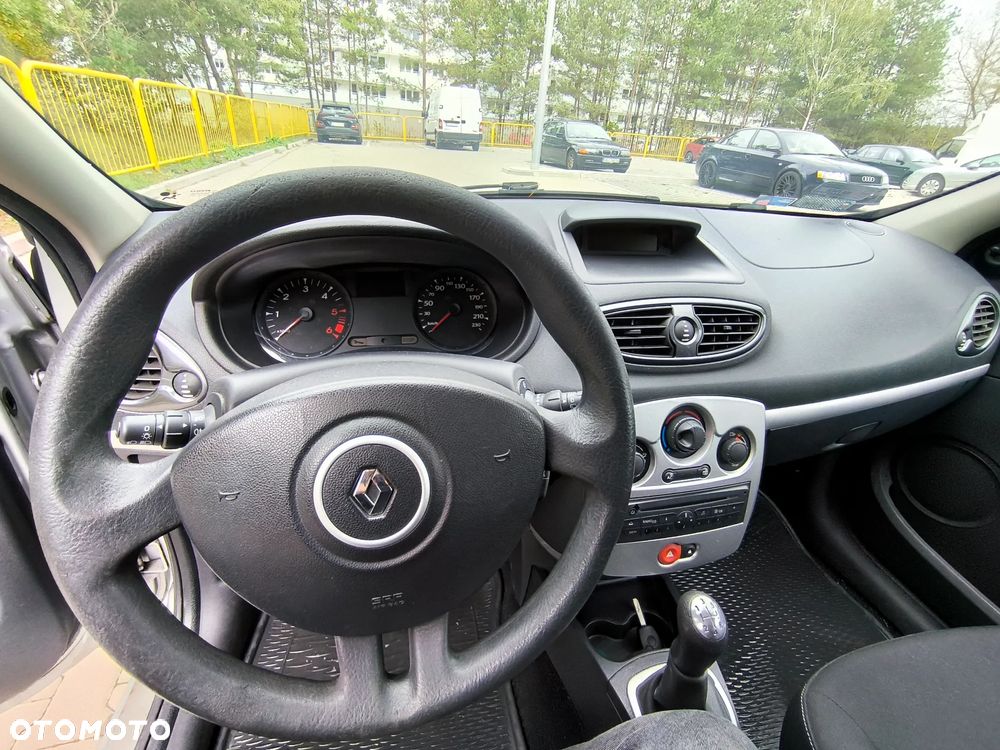 Renault Clio 1.5 dCi Authentique - 14