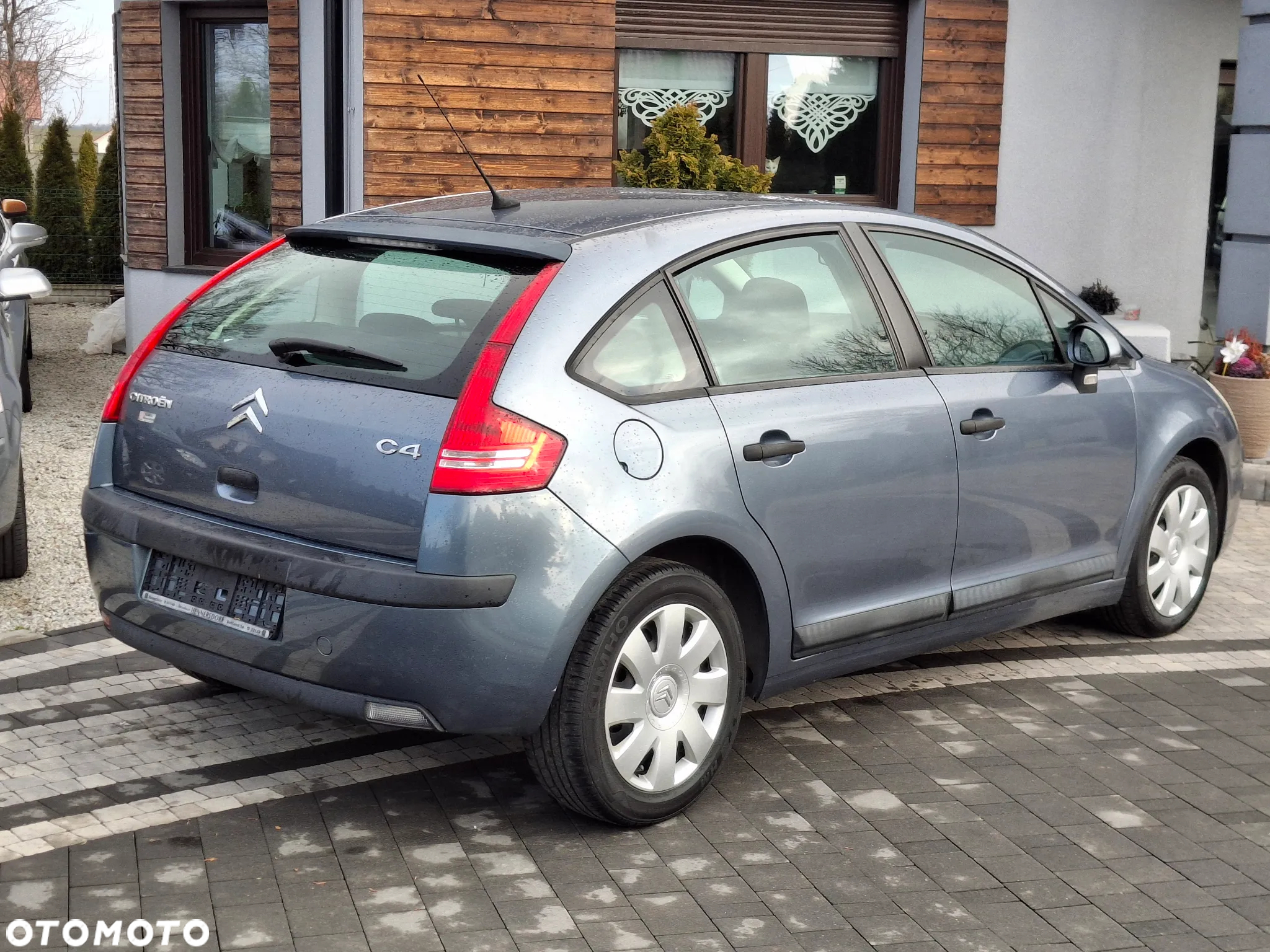 Citroën C4 1.4 16V Advance - 16