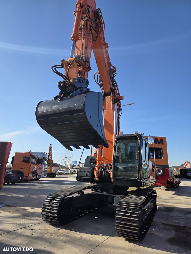 Hitachi ZX290LCN, 30 tone, 2014, 9.152h, latime 2,99m, 3 brate excavare, inst picon, inst rotire, gresare automata, Cupla rapida hidr, cupa 1,8mc, senile 80% ok, ad sapare 7m, bolt diam 90mm, 3 pompe hidr HITACHI, STARE BUNA-PROMOTIE 66.900 EUR+Tva - 17