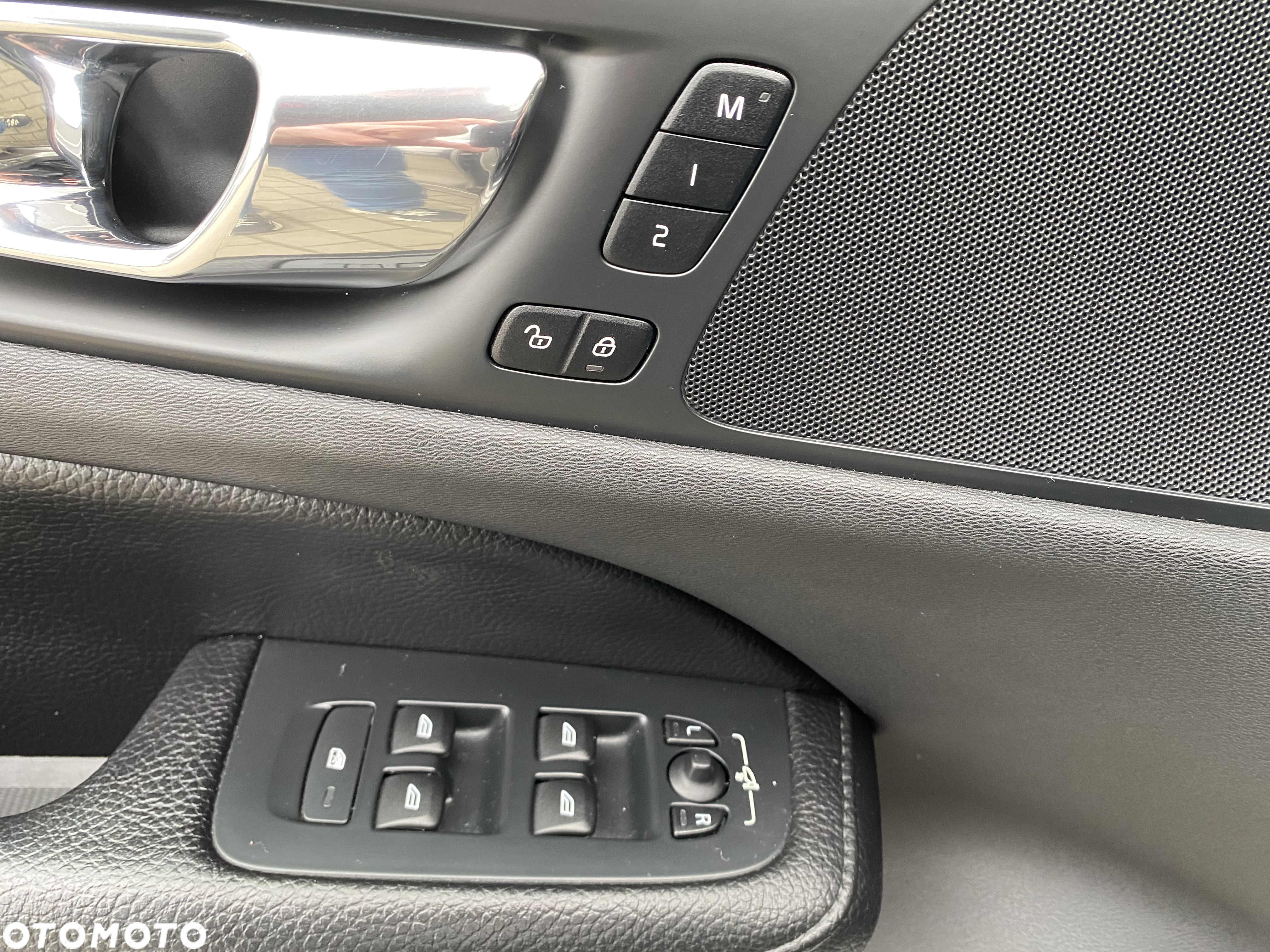 Volvo V60 D4 Geartronic Momentum Pro - 28