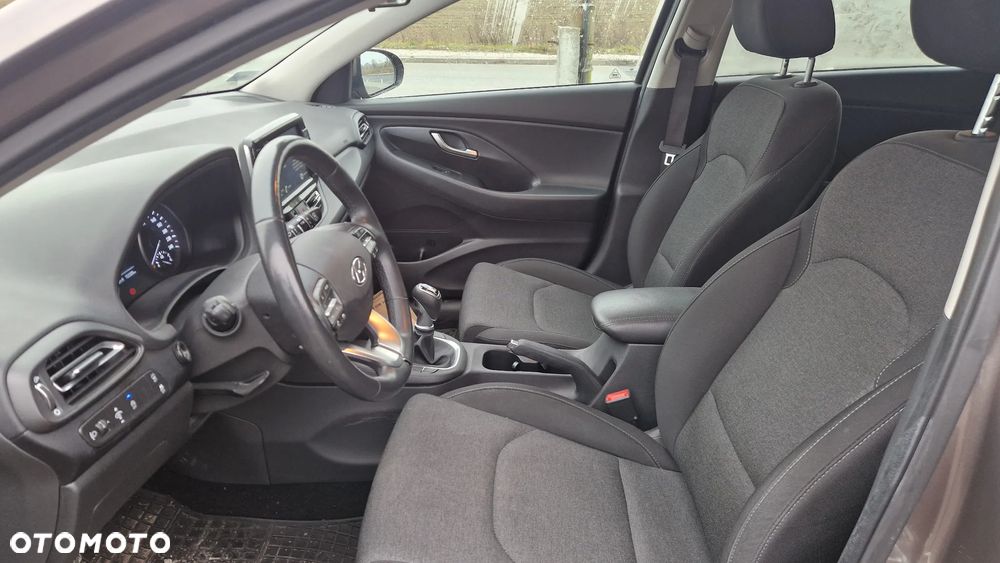 Hyundai i30 1.5 DPI Comfort - 10