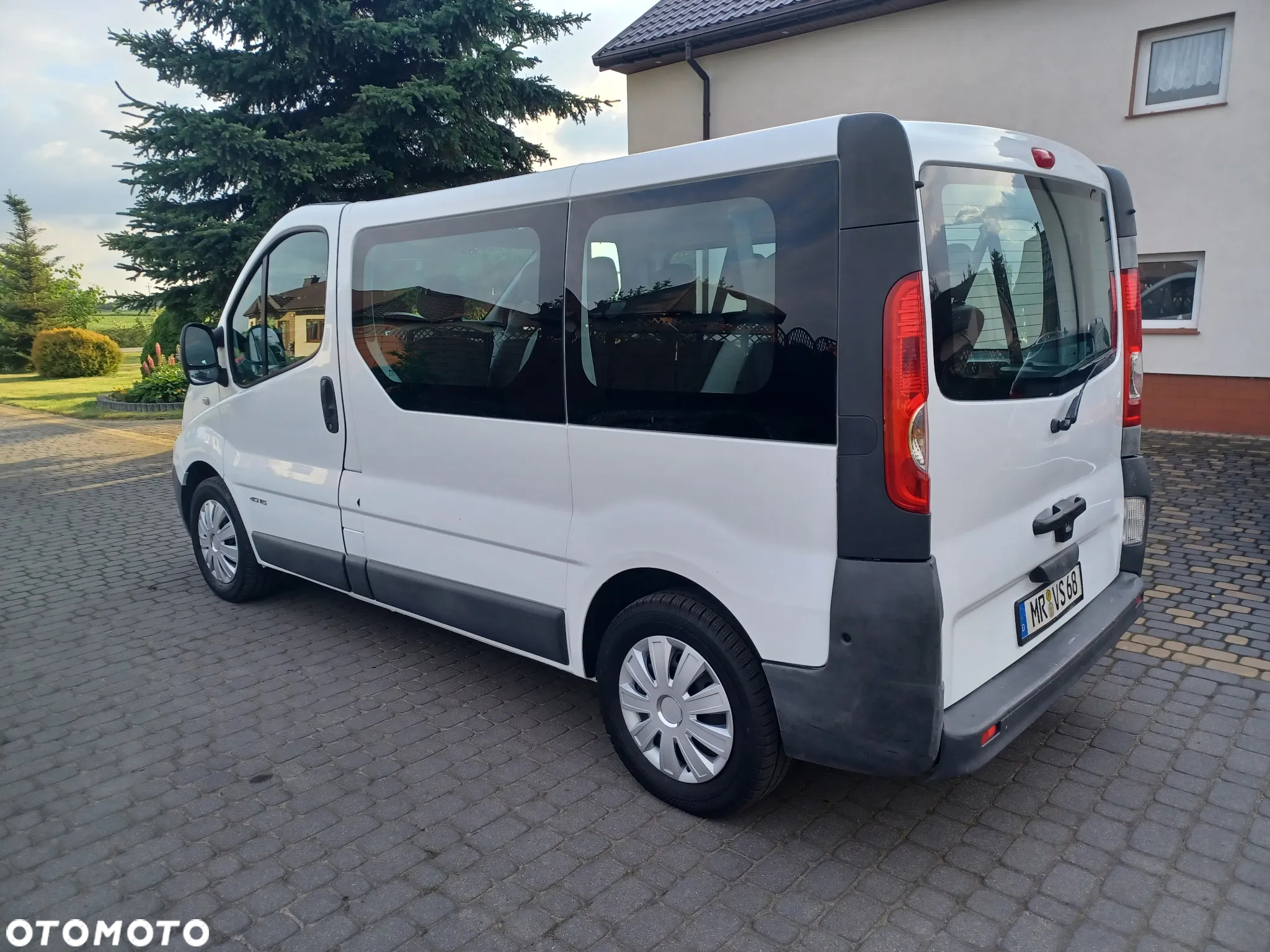 Renault Trafic 2.0 dCi 115 Passenger Expression - 16