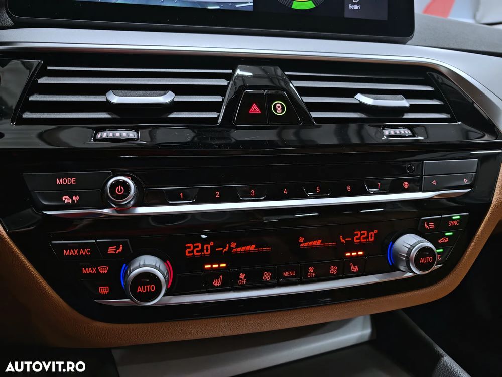 BMW Seria 5 530e Aut. - 23