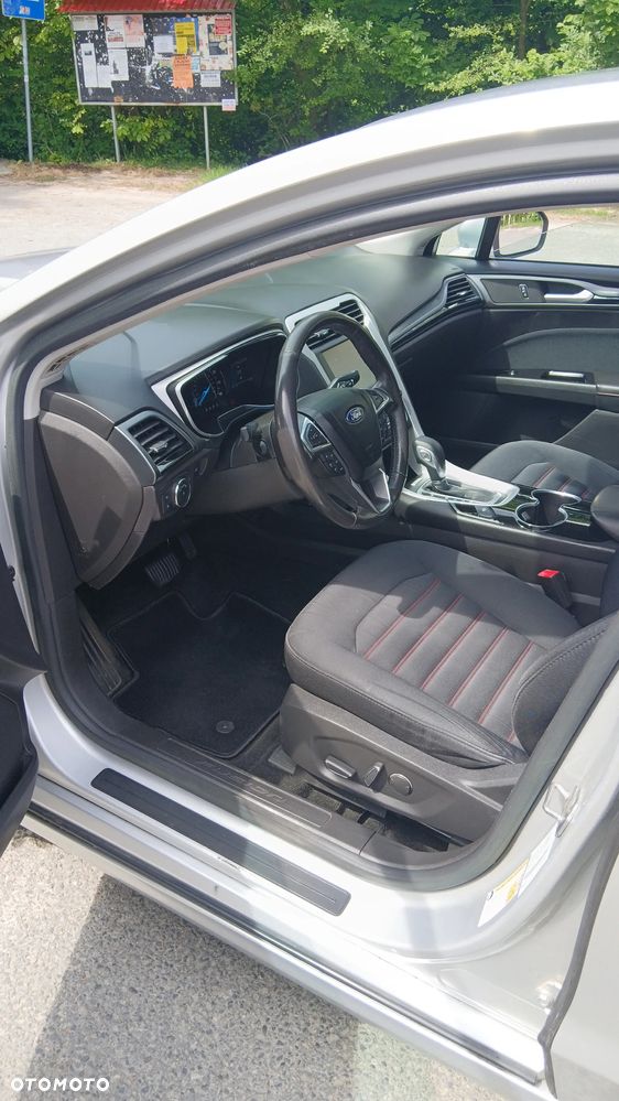 Ford Fusion - 8