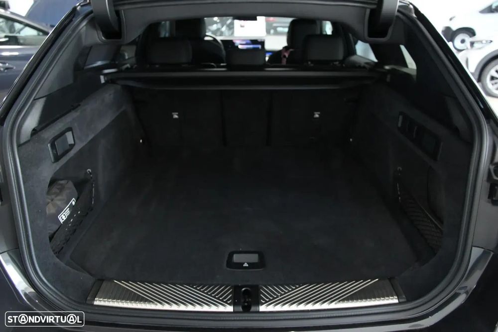 BMW 530 e Pack Desportivo M - 27